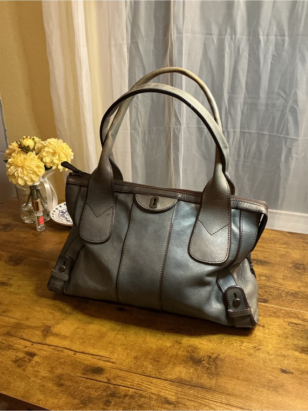 Fossil Classic Leather Tote Handbag in Light Blue Gray Stonewashed